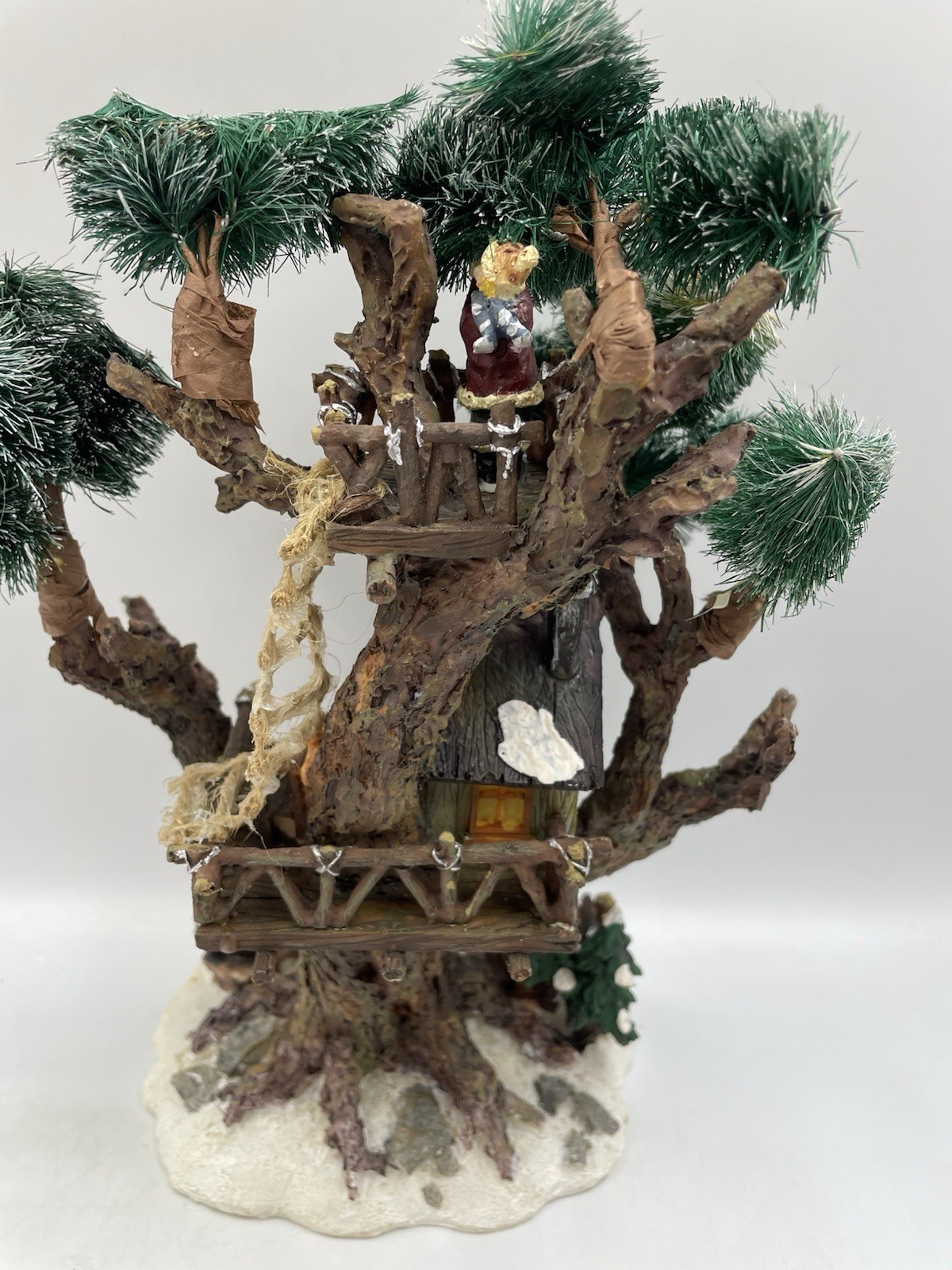 Vintage Santa’s Workbench Tree House With Lookout Tower 2002 Christmas Village