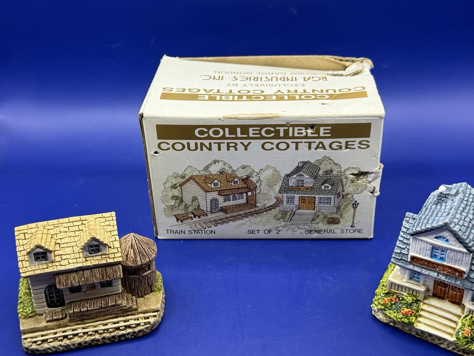 COLLECTIBLE COUNTRY COTTAGES ~ Set of 2 ~ TRAIN STATION and GENERAL STORE ~ RGA