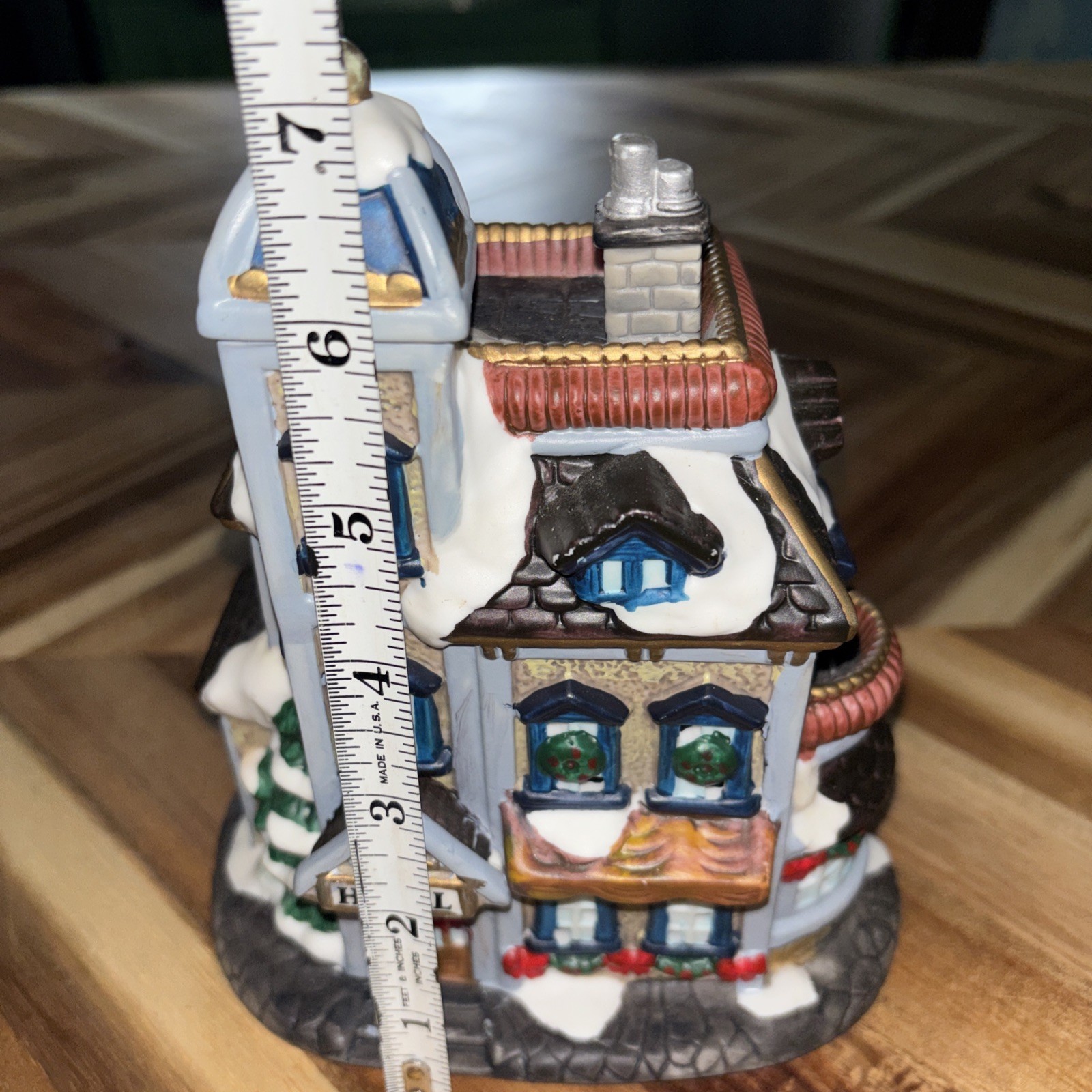 Ceramic Christmas Village Hotel Medium Soize