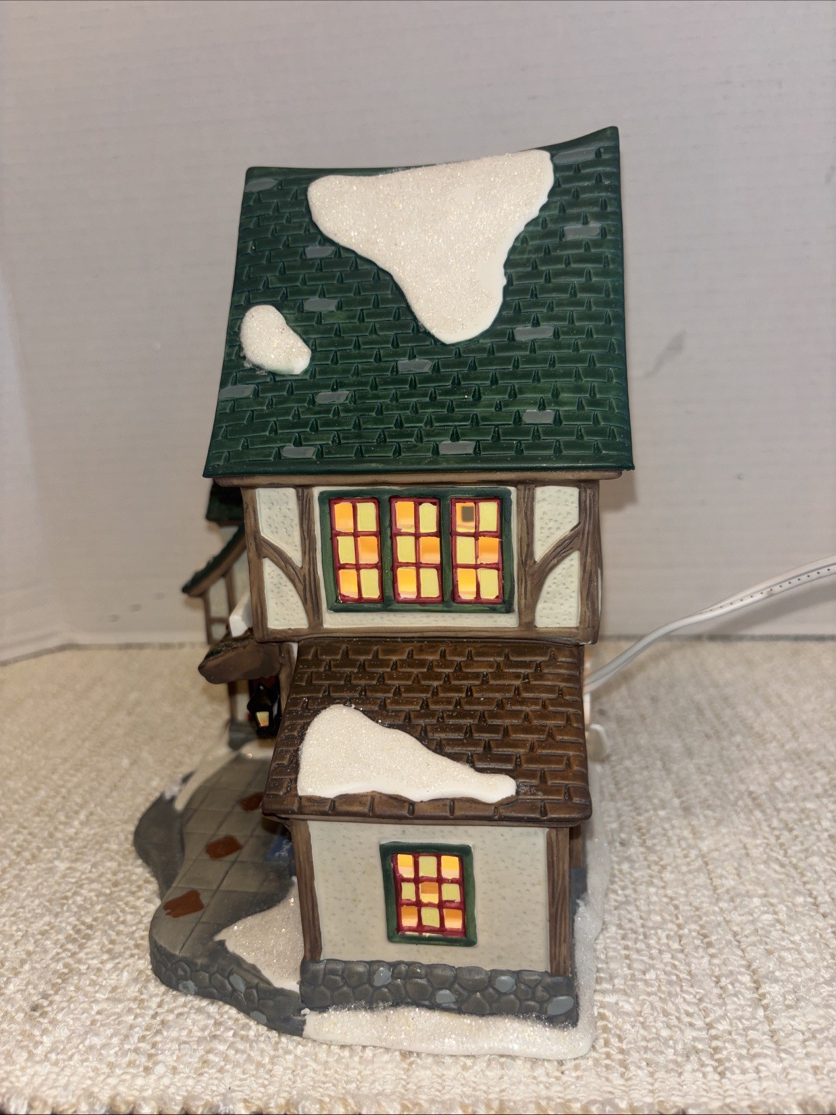 Holiday Inspirations Jennifers Craft Shop W/light And Box