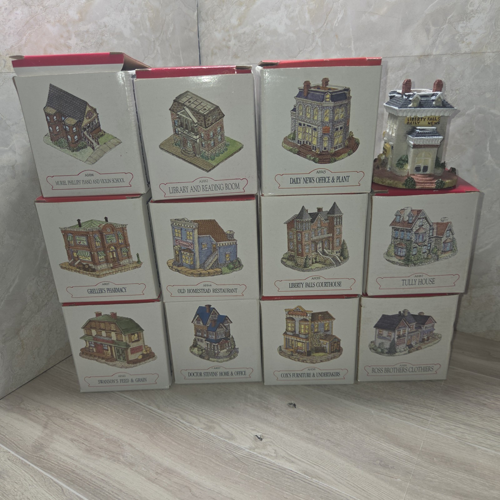 12pc Lot Liberty Falls Colorado Americana Collectible Miniature Village Town Fig