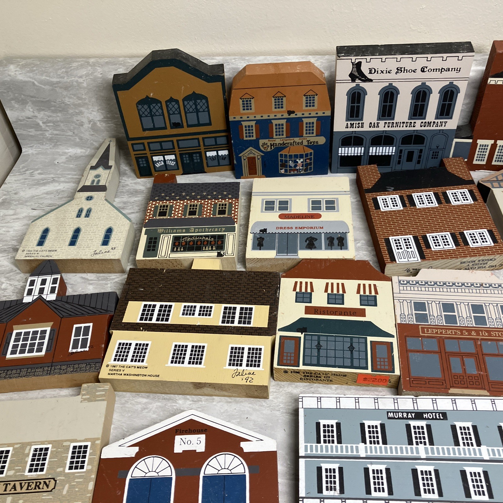 Lot of 90 Pcs The Cat’s Meow Village Collectibles Faline Wooden Houses 80 – 90’s