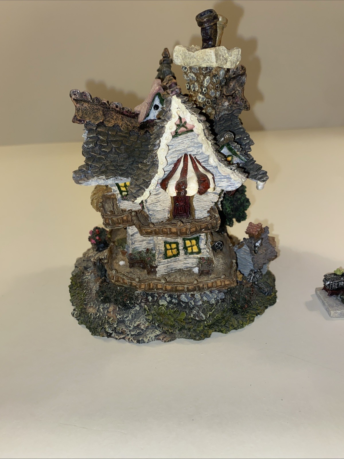 Boyds Town Village Grenville and Beatrice’s Homstead Bearly Built Figurine