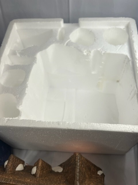 2002 Snowflake Falls Lighted Toy Castle Set Christmas Incomplete Tested Works