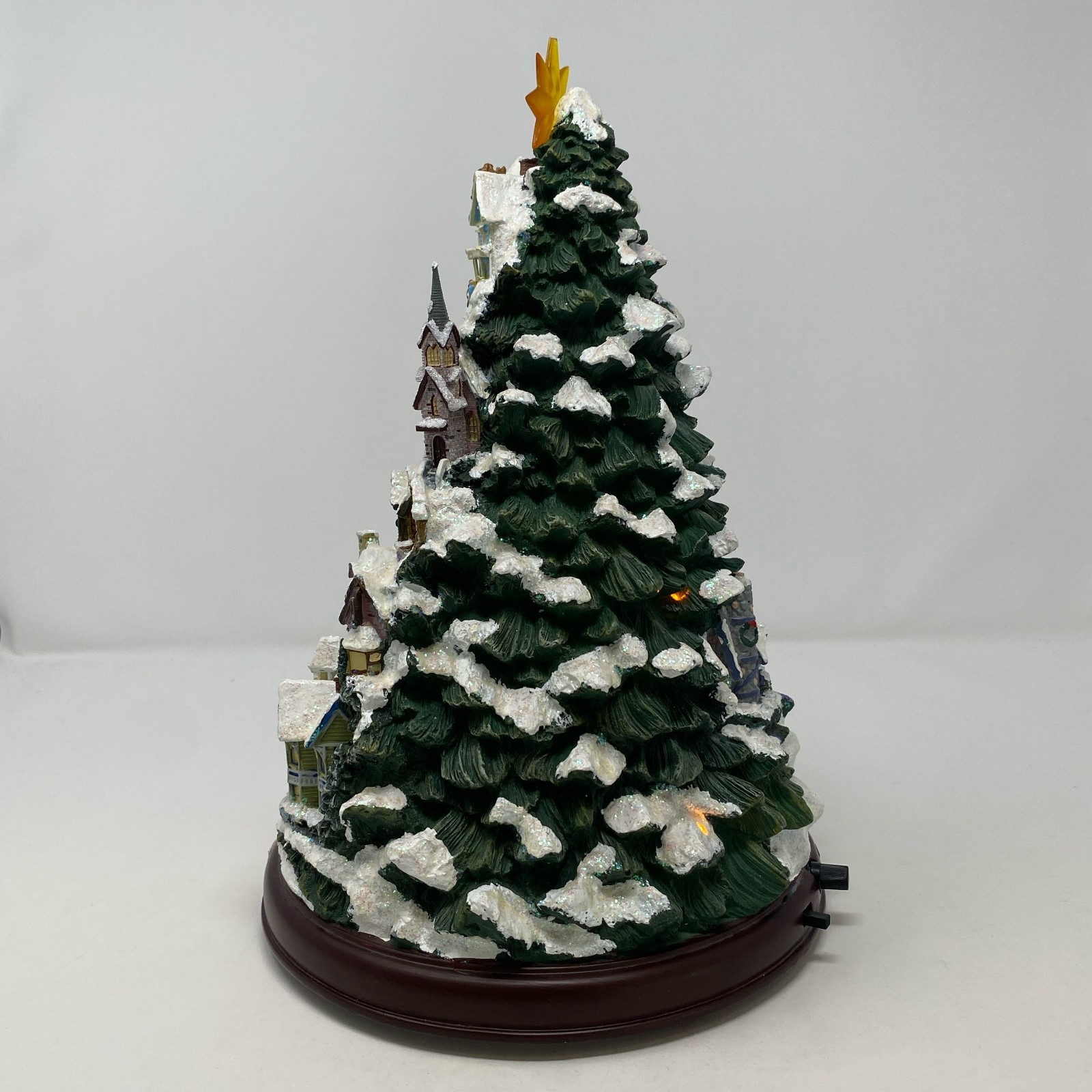 Thomas Kinkade Bradford Exchange Songs of the Season 12″ Lighted Village