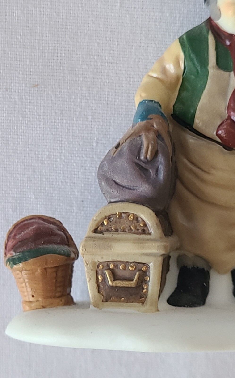 Dept. 56 Dickens Village Come Into The Inn Replacement Figure #56.55603