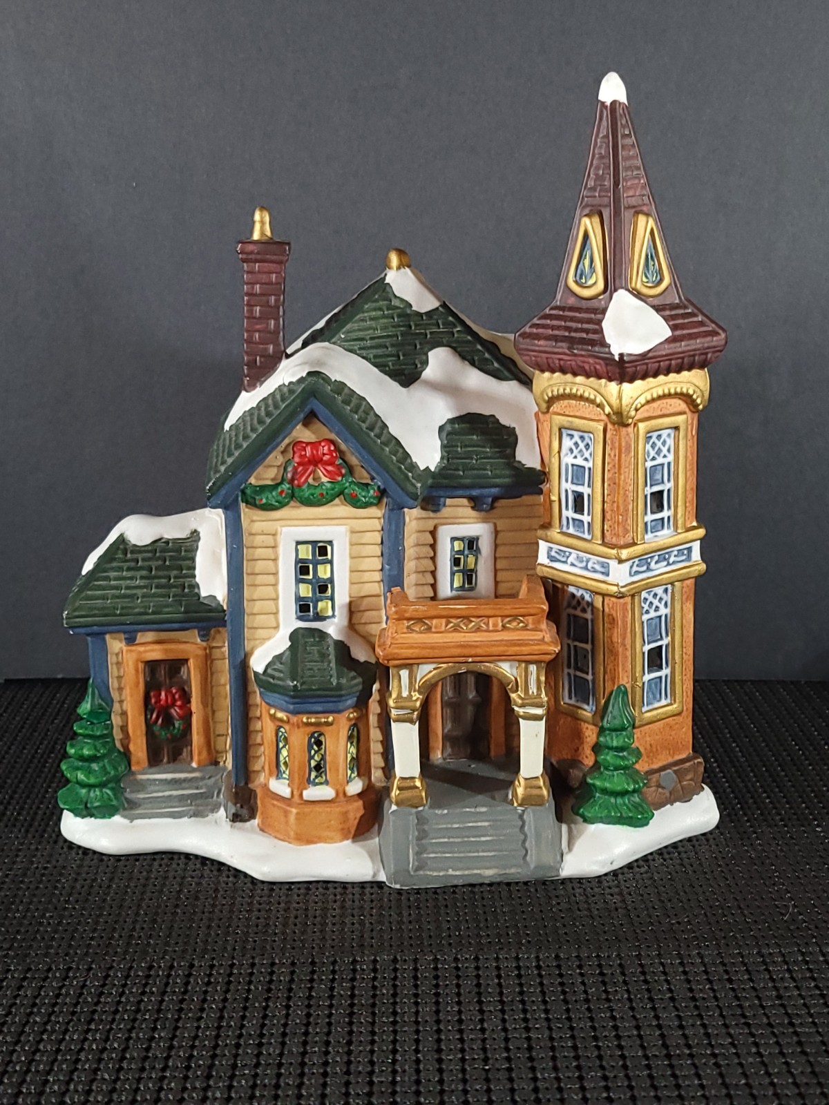 Vintage Victorian Country House Christmas Village Lighted