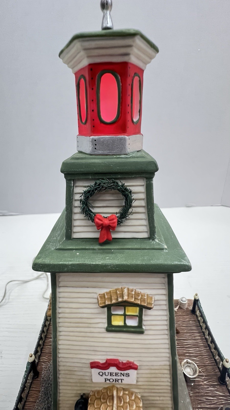 Dept 56 Dickens Village Series Lighthouse Queens Port 58714 Retired 2003