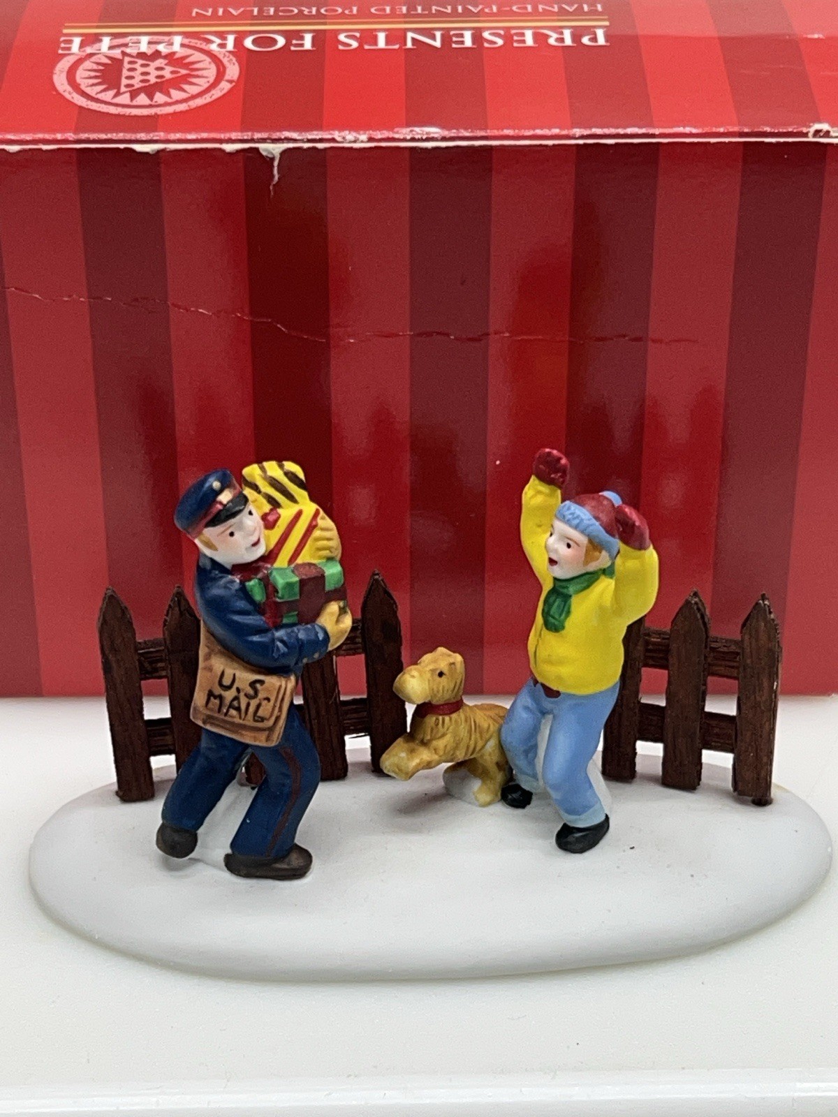 LEMAX “Presents For Pete” Village Accessory In Original Box 1998 Caldor