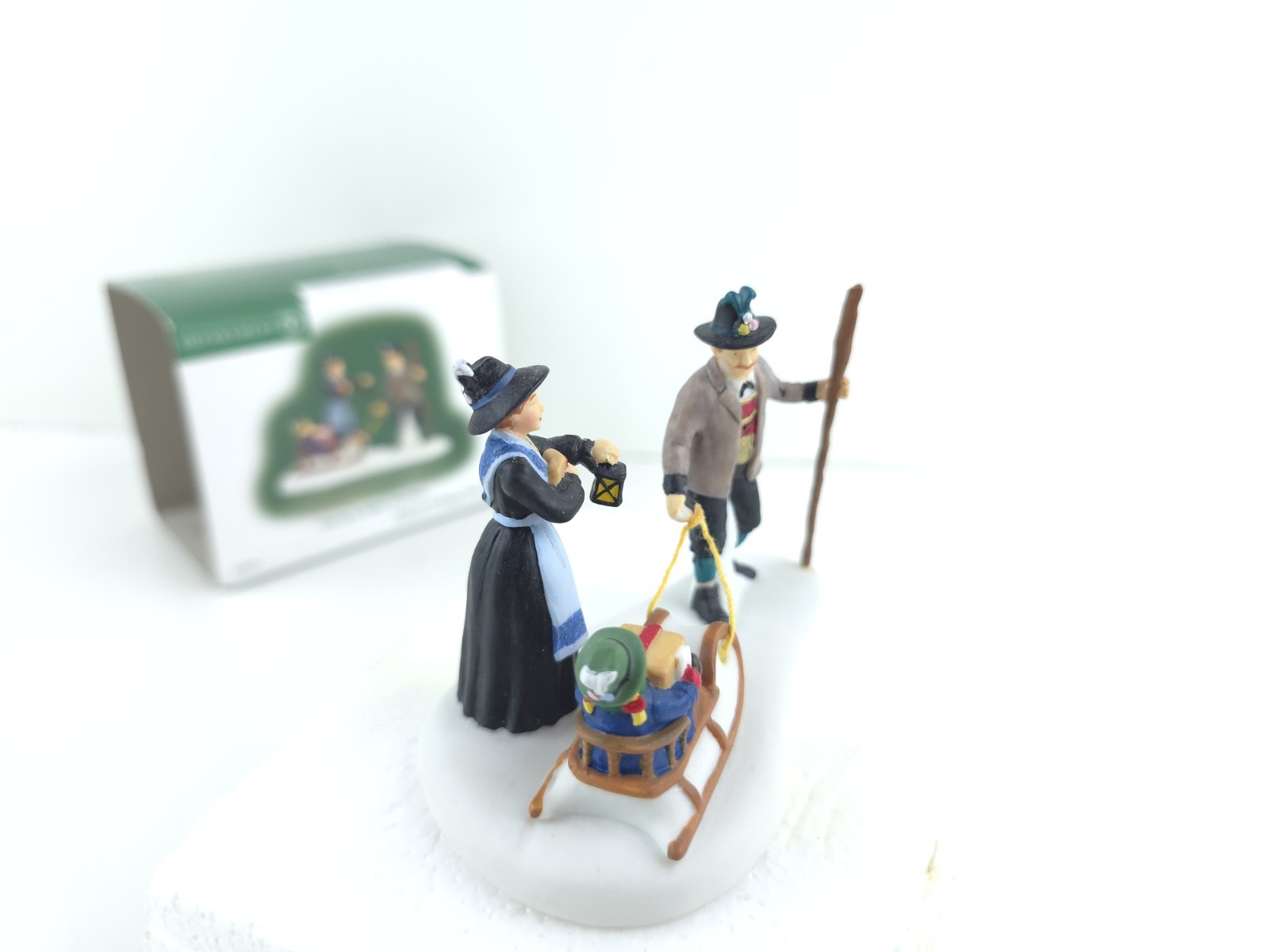 Dept 56 2008 Alpine Village Sharing An Alpine Christmas 806284 MIB
