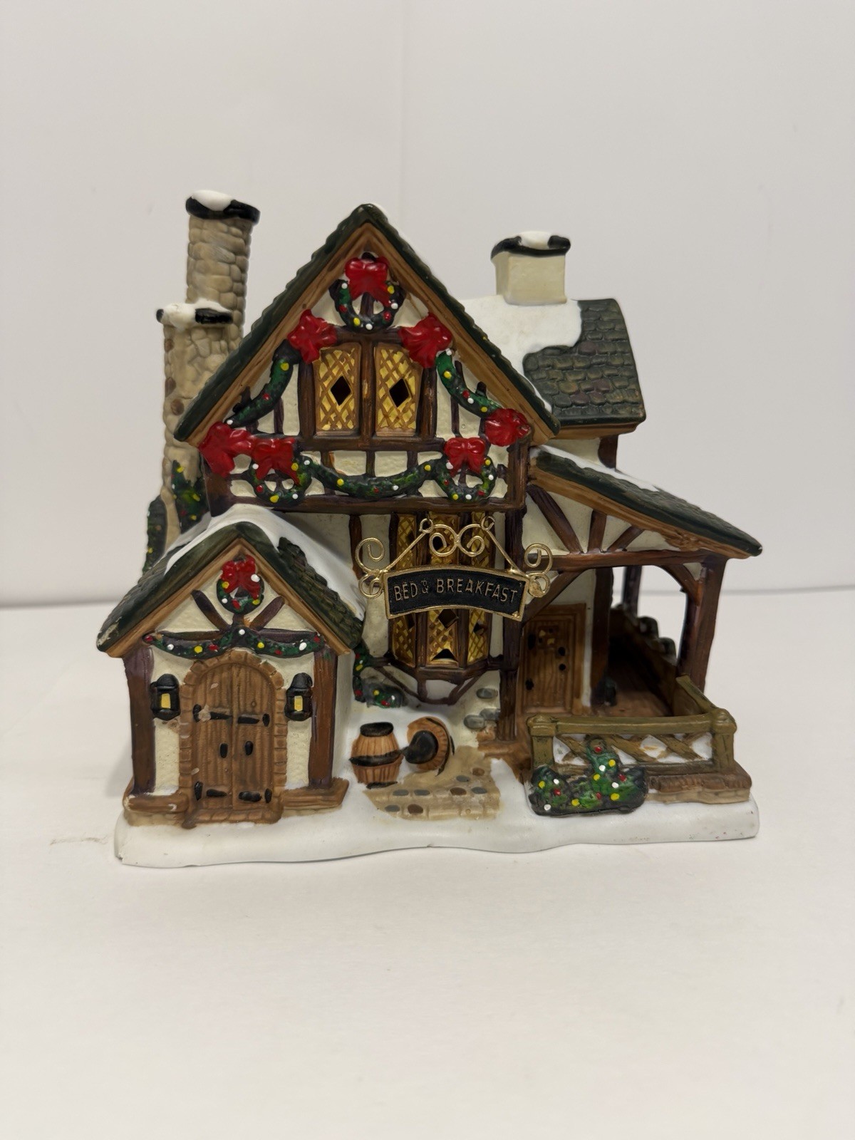 Christmas Village Bed & Breakfast Lighted House Porcelain Cottage Holiday Decor