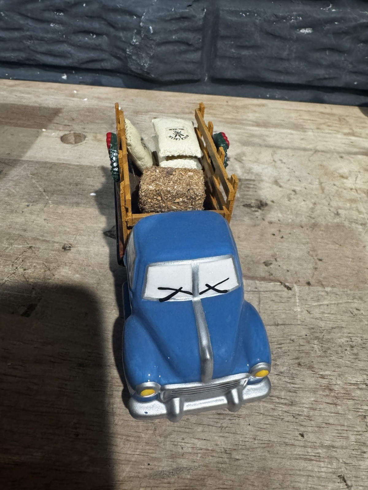 Dept. 56 Snow Village Farmer’s Flatbed Truck #54955 Retired Handpainted Ceramic