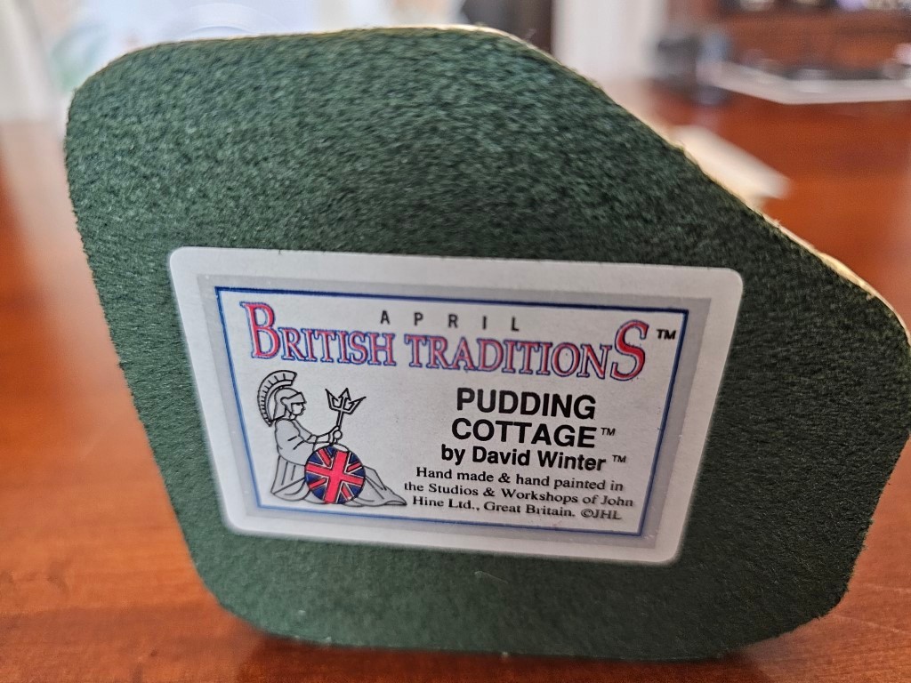 David Winter Pudding Cottage British Traditions 1990 COA Mint