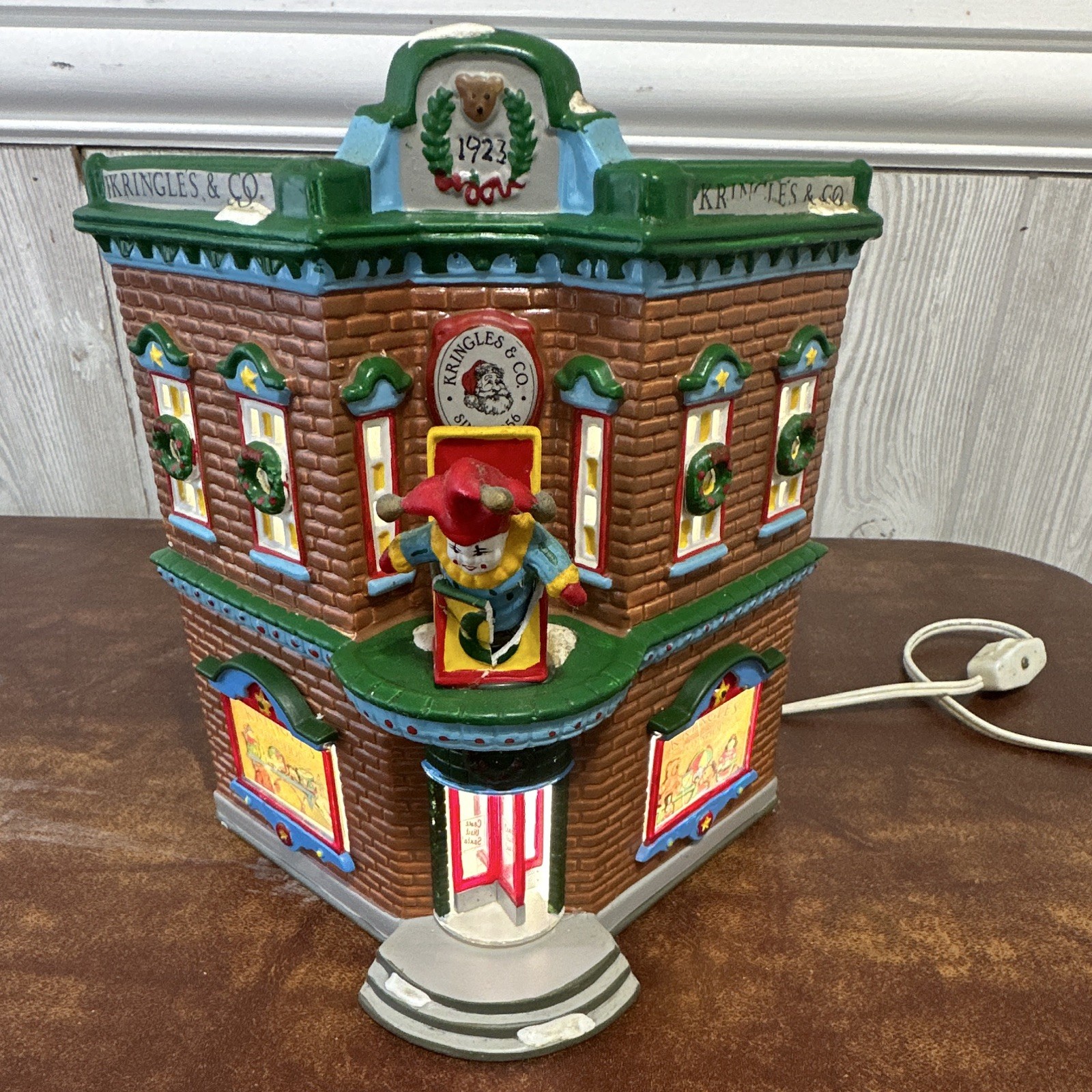 Department 56 Snow Village Kringle Toy Shop Illuminated Building 1997 – NO BOX