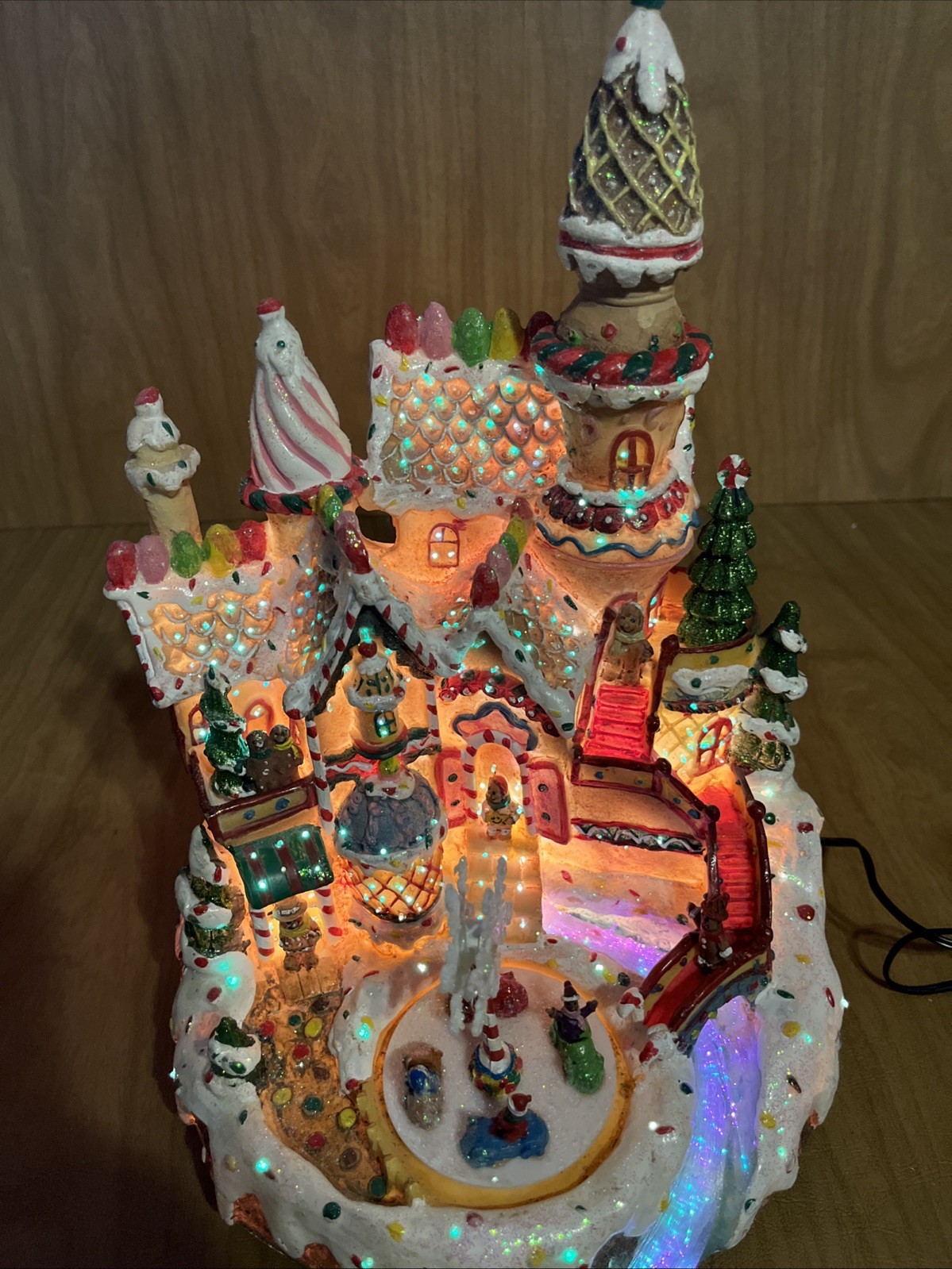 Cracker Barrel Handmade Christmas Fiber Optic Gingerbread House Lighted Works