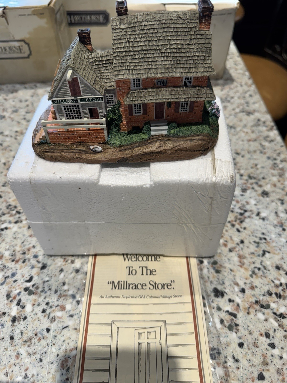 8 Hawthorne Colonial Village Collection. All With PPWK And Boxes
