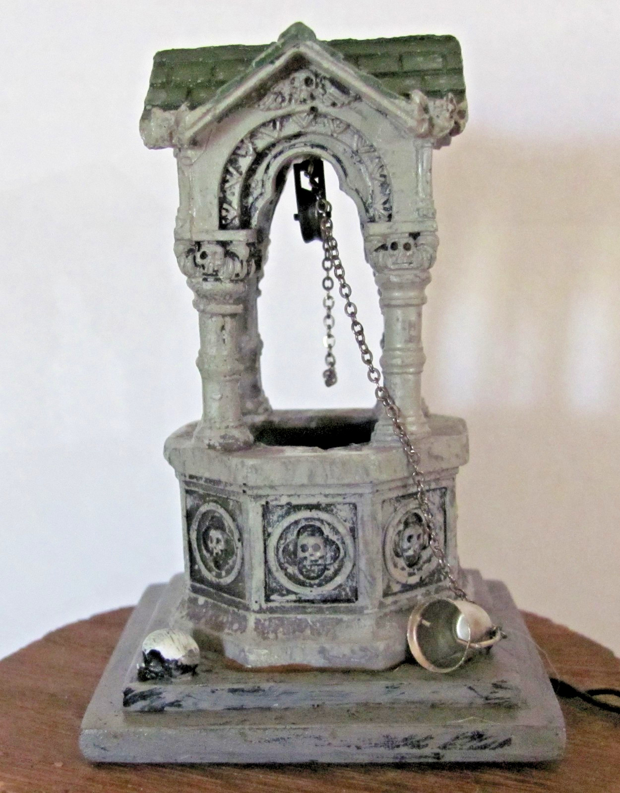 Lemax Spooky Town Lighted Accessory – Gothic Well #14828