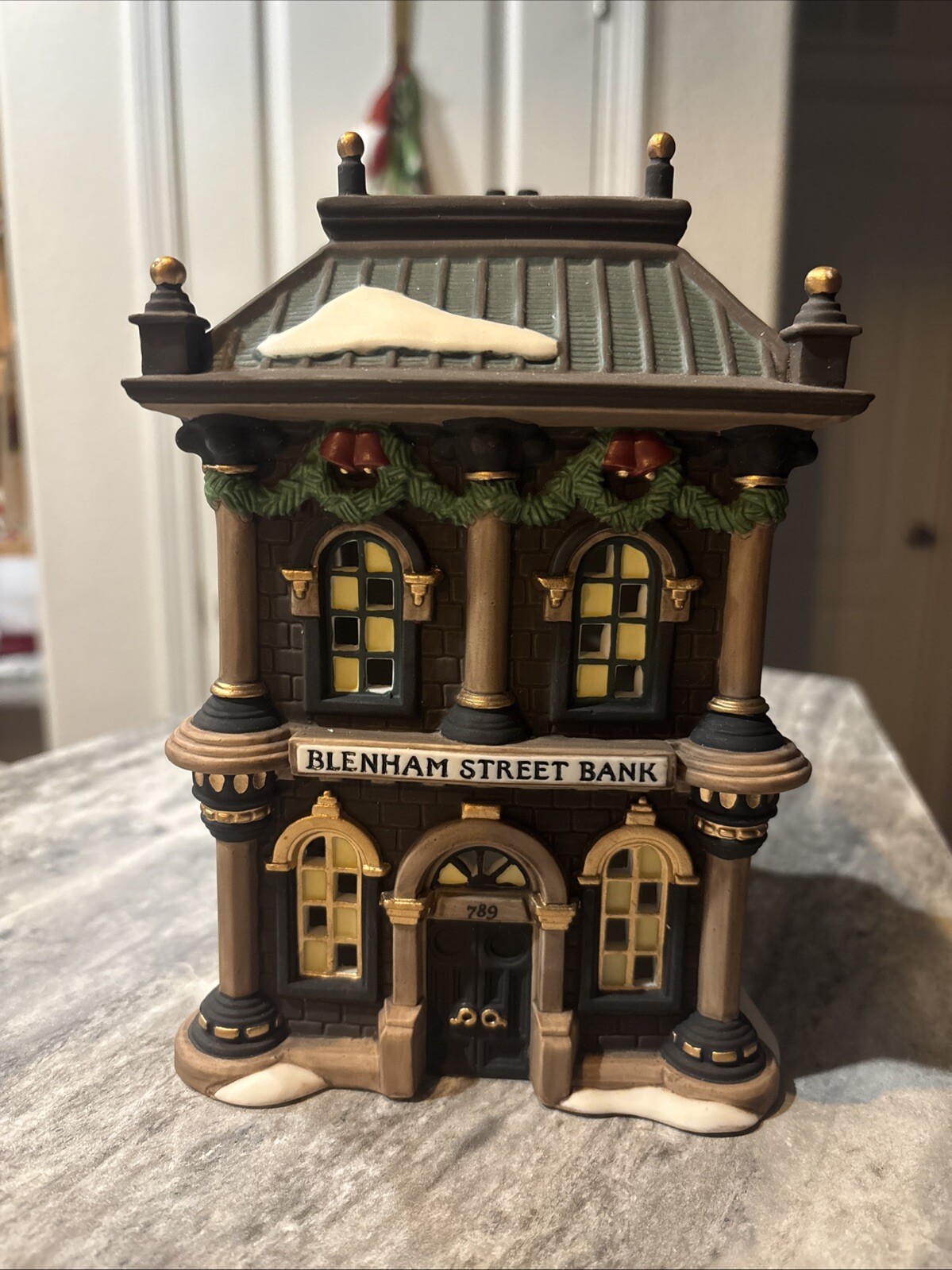 Department 56 Dickens or Heritage Village BLENHAM STREET BANK 1995 #58330