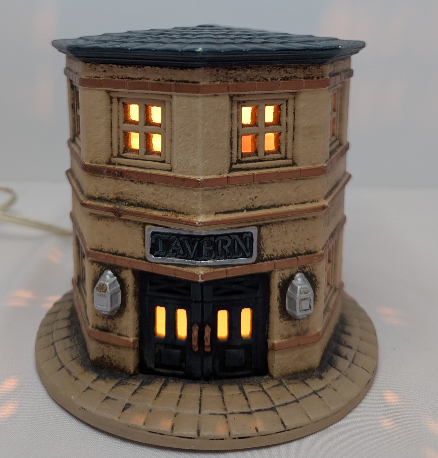 Earth Tones Ceramic Lighted Tavern Building Americana Village Byron Molds 1987