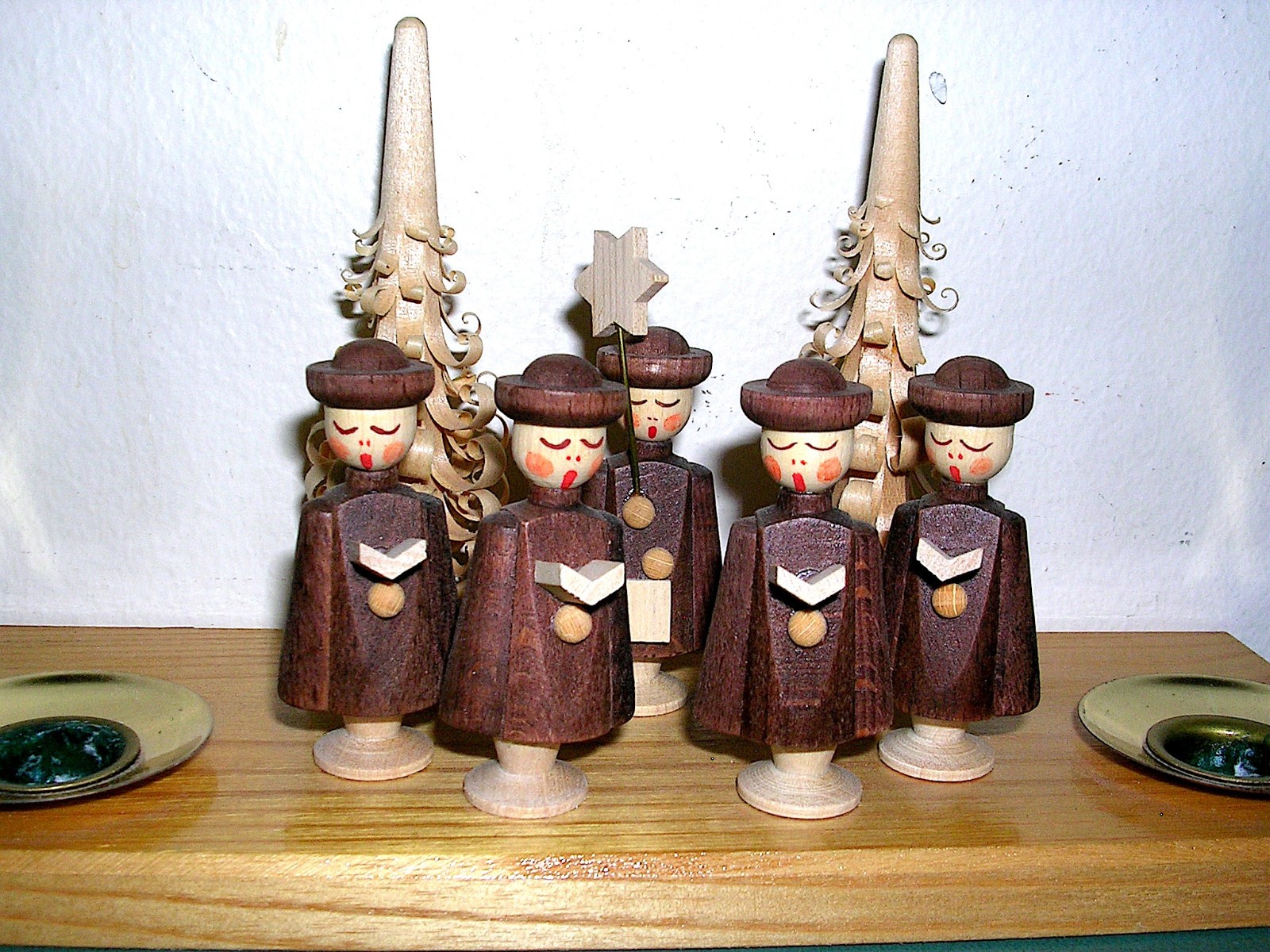 Erzgebirge Wood Carolers Candle Holder Trees 7.5″ L X 3″ W X 4″ H