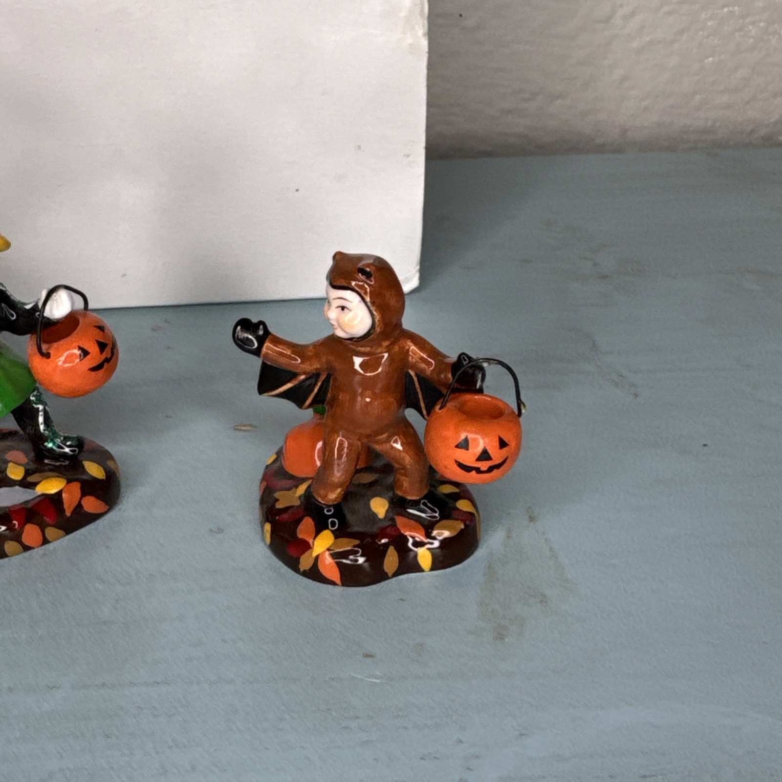 Dept 56 Snow Village Halloween TRICK-OR-TREAT KIDS 3 Piece Set – #54937 – w Box