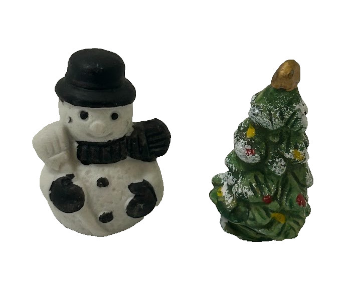 Miniature Ceramic Christmas Village Accessories Snowman & Tree 1:48 Scale