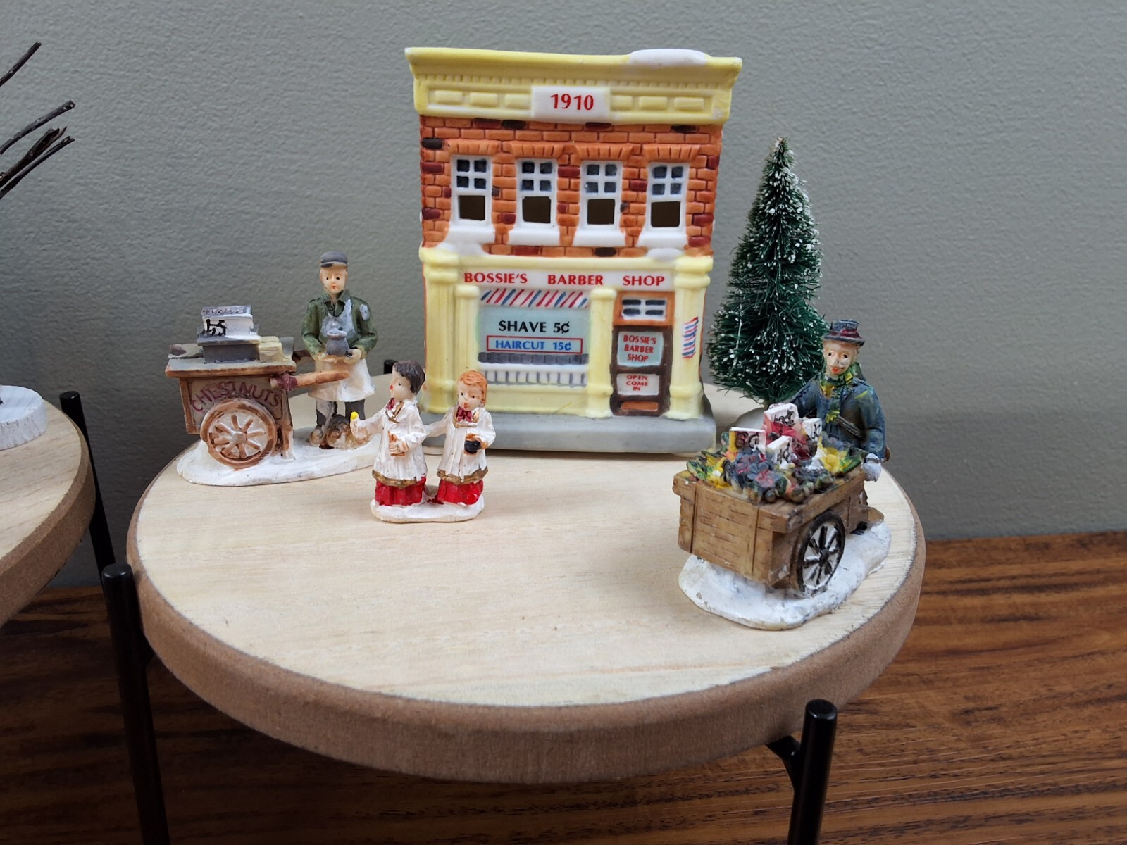 11 pc Vtg 93/94 American/Hometown Landmarks Collection Christmas Village People